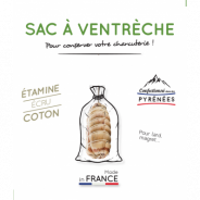Sac à Ventrèche lard et magret pendus à l’abri des insectes